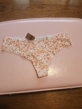 NWT Pink VS  No Show Printed Thong. Size: XL